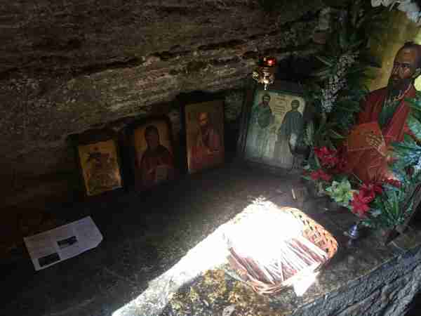 st pauls cave church entrance 2