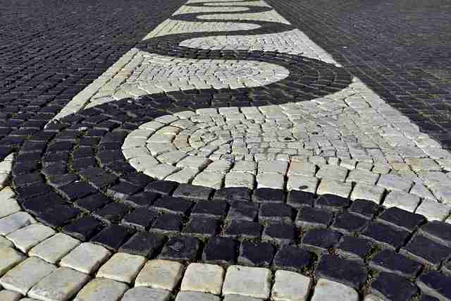 paving stones landscaping