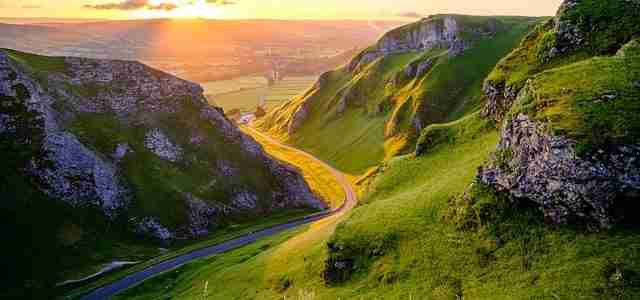 winnats pass lake district uk staycations