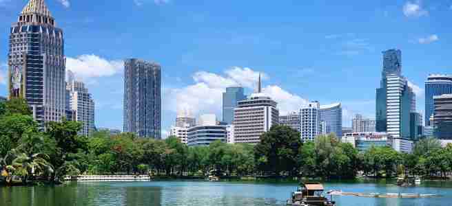 lumphini park bangkok for family workation